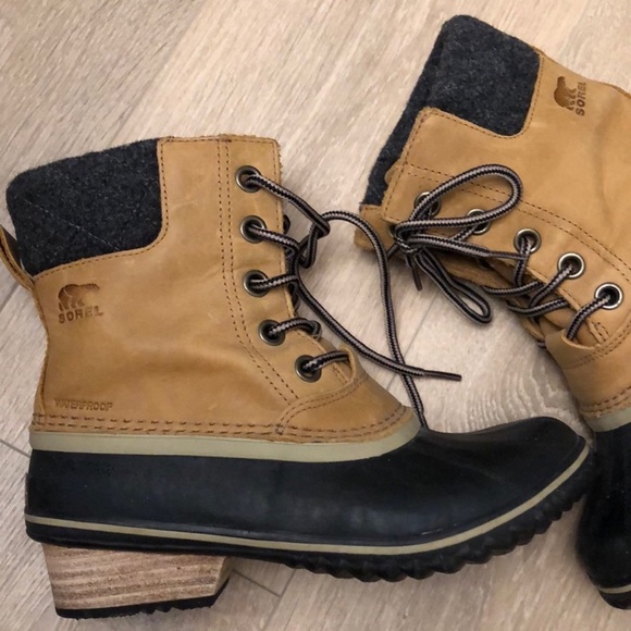 Sorel winter boots sz 7.5 - Picture 2 of 5